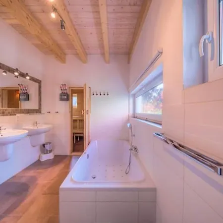 Xxl Familienferienhaus Holiday home *
